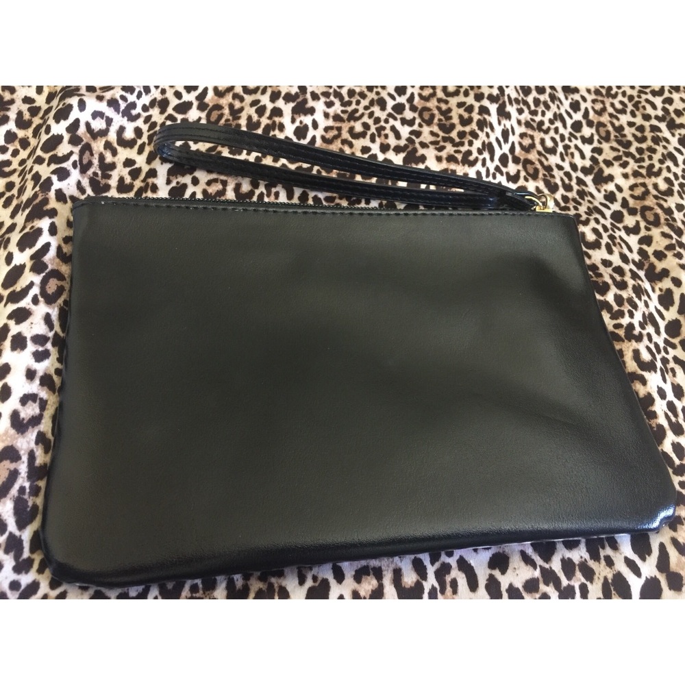 NWOT Victoria’s Secret sequin wristlet - Picture 2 of 4